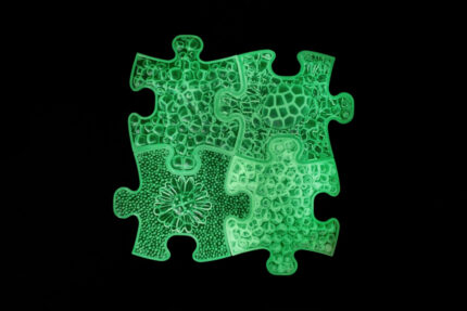 Covoras ortopedic senzorial puzzle set fluorescent straluceste in intuneric