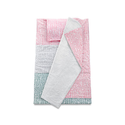 Lenjerie multifunctionala pentru calatorii BabyJem Nap Mat Pink Squares