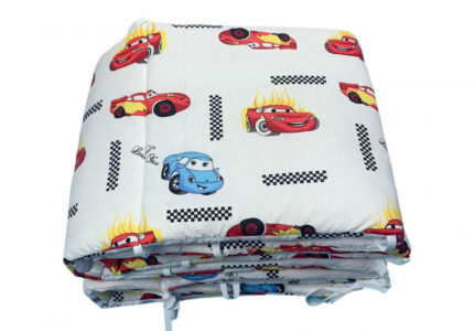 Set de aparatori pufoase h35 pat 120x60 cm DeLuxe Cars pe alb