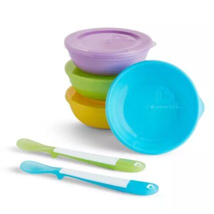 Set de masa Munchkin Love-A-Bowls 4 boluri cu capac + 2 lingurite 4L+