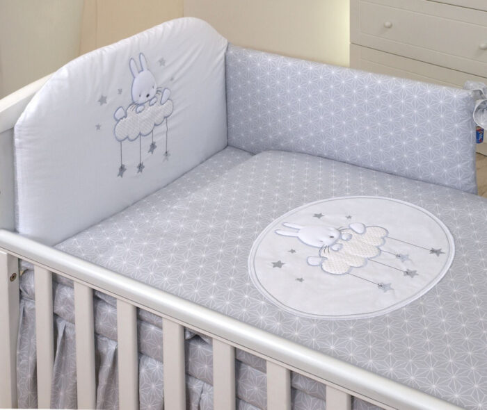 Set lenjerie din bumbac cu protectie laterala pentru pat bebelusi Sky Bunny Grey 120 x 60 cm